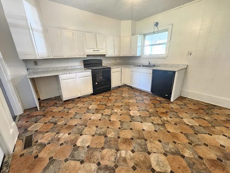 43 Decrow Ave — Photo 11