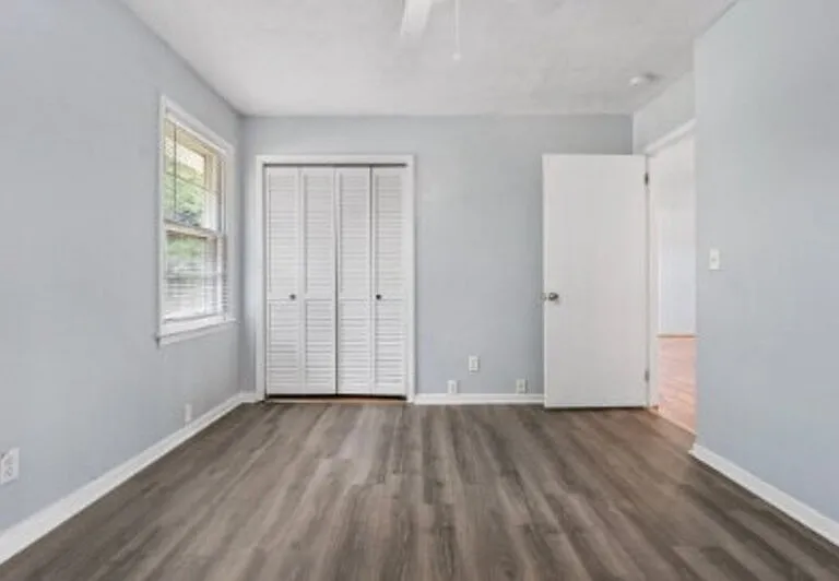 1708 N Poplar St — Photo 18