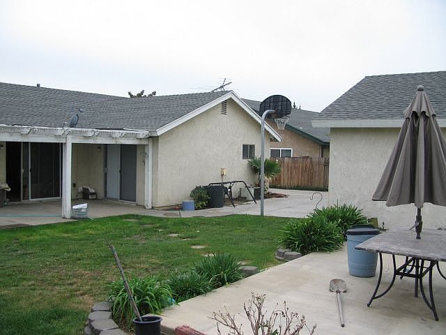 2nd image of 10090 Effen St