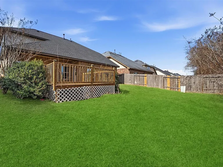 719 Longstreet Dr — Photo 34