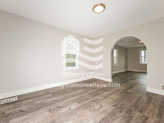 1132728_002_living_room_2.jpg