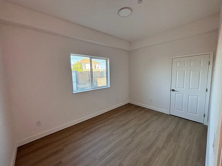 630 Harbour Way — Photo 31