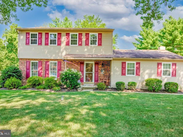 2748 Valley Woods Rd, Hatfield, PA 19440