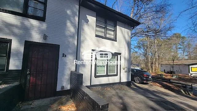 1916 Joseph E Boone Blvd NW #B — Photo 3