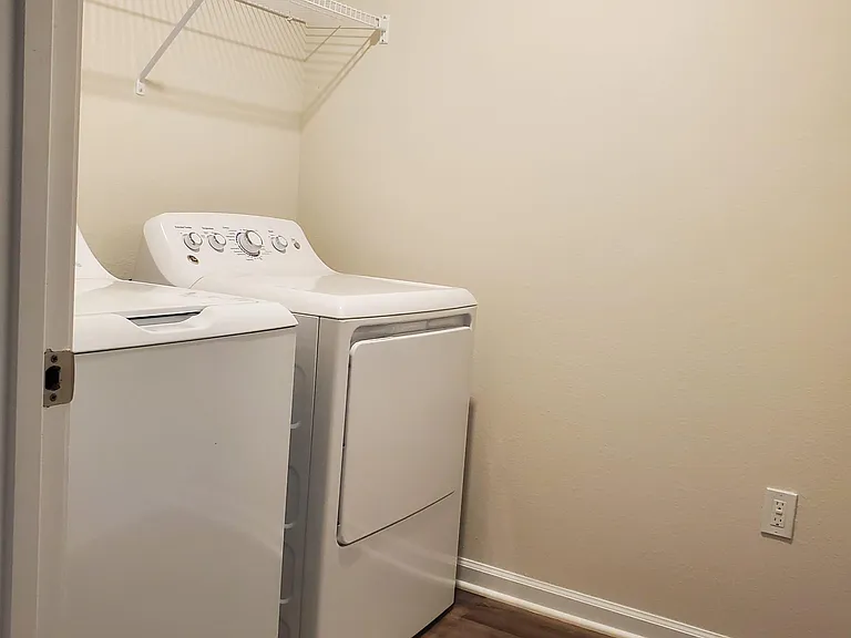 Laundry Room with Storage space