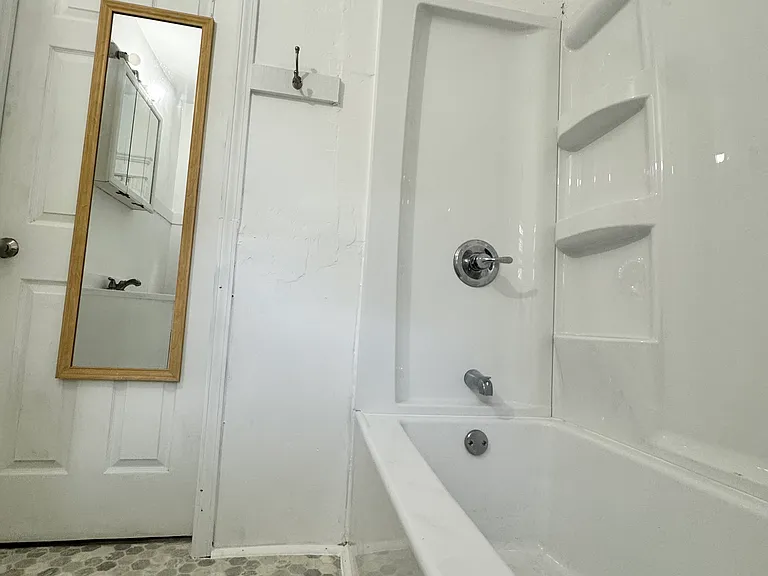 435 1/2 N Pine St #2 — Photo 19