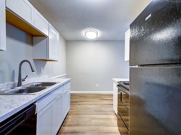 5th image of 1100 River Rd APT 4-H