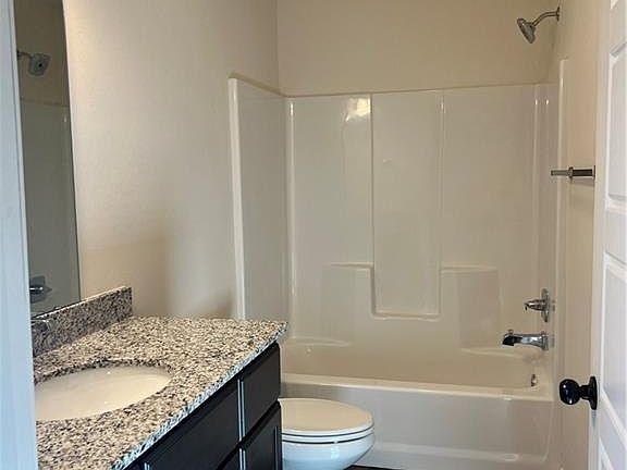3rd image of 820 S Parrot Ln