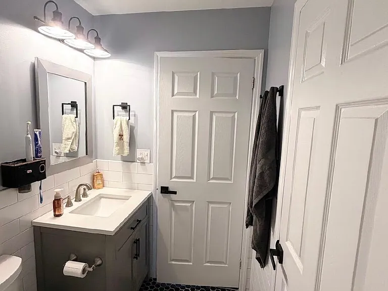 704 Wellington Pl — Photo 10