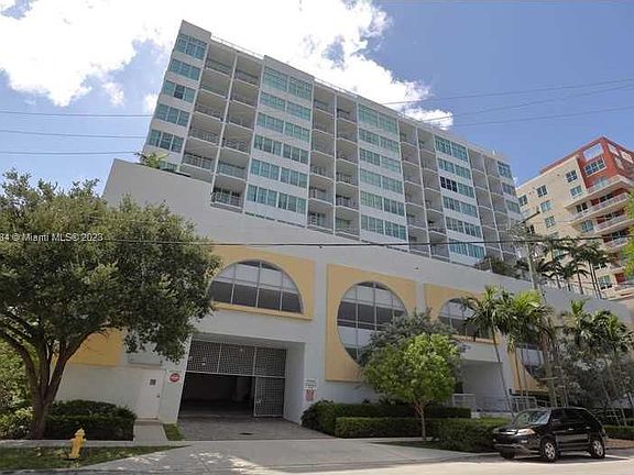 2nd image of 2200 NE 4th Ave APT 607