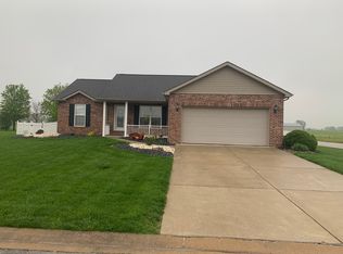 401 Eagle Dr, Aviston, IL 62216