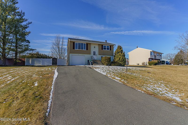 4th image of 22 Suncrest Drive