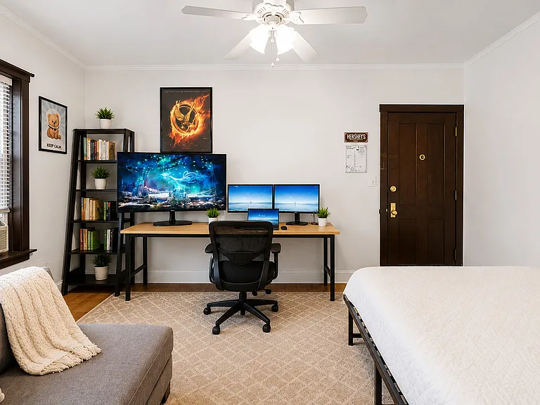 658 W Oakdale Ave #3B — Photo 3