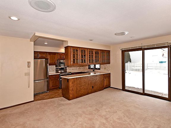 5th image of 1206 Kast Ave