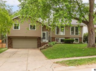 15461 Harney St, Omaha, NE 68154