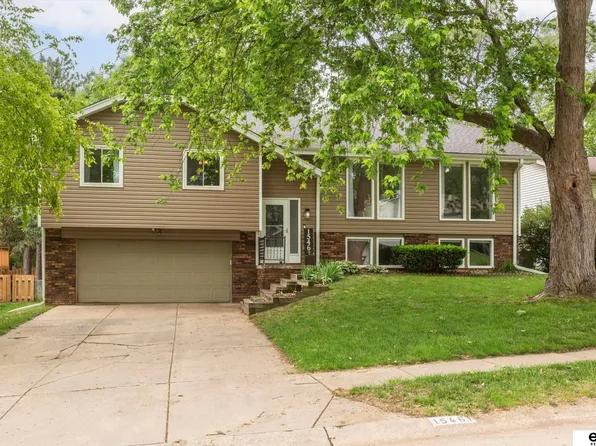 15461 Harney St, Omaha, NE 68154