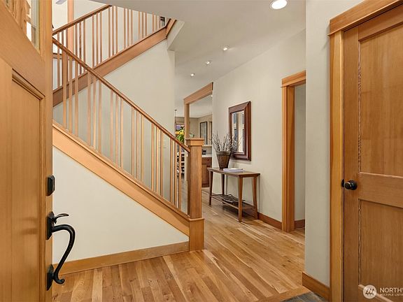5th image of 13223 NE Cambridge Crest Way