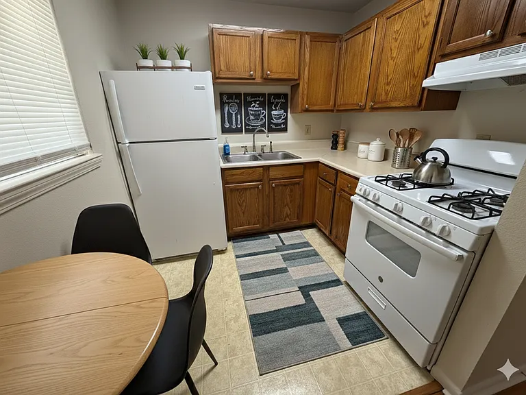 3415 Town Country Ave #B5 — Photo 3