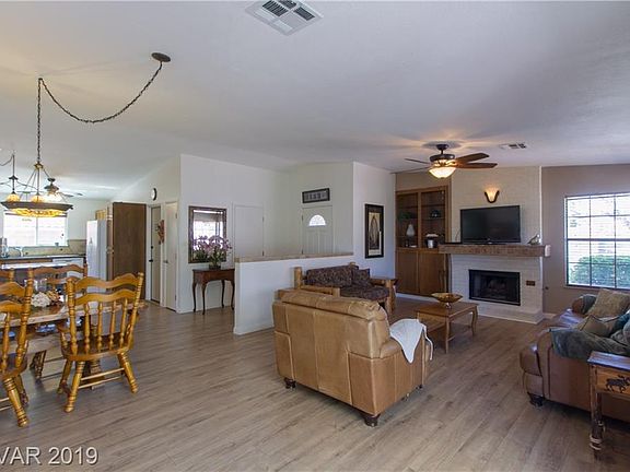 3rd image of 601 Otono Dr