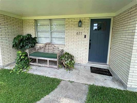 2nd image of 611 Carolyn St