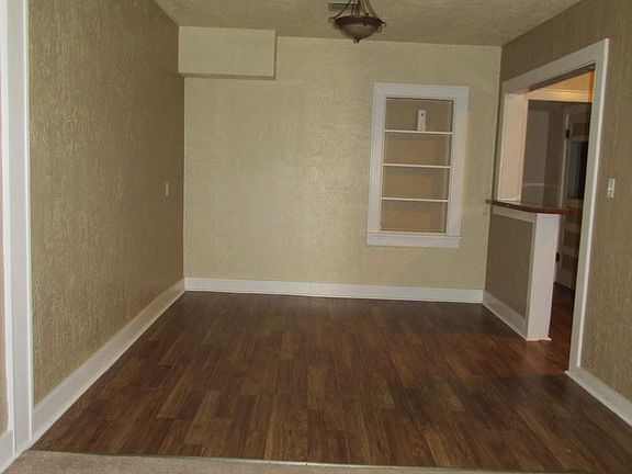 4th image of 704 NW 16th St