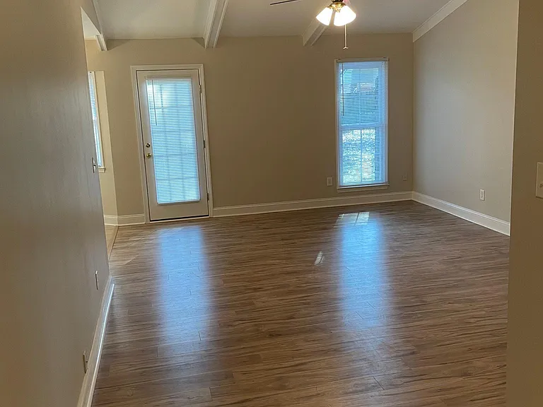 207 Mohican Cir — Photo 3