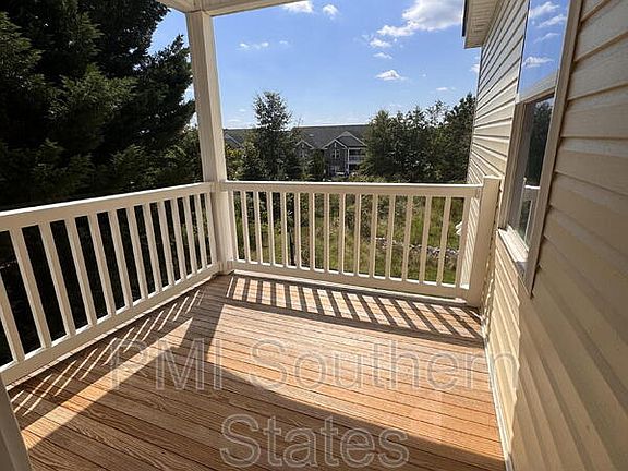 5th image of 204 Walnut Hill Dr Unit B