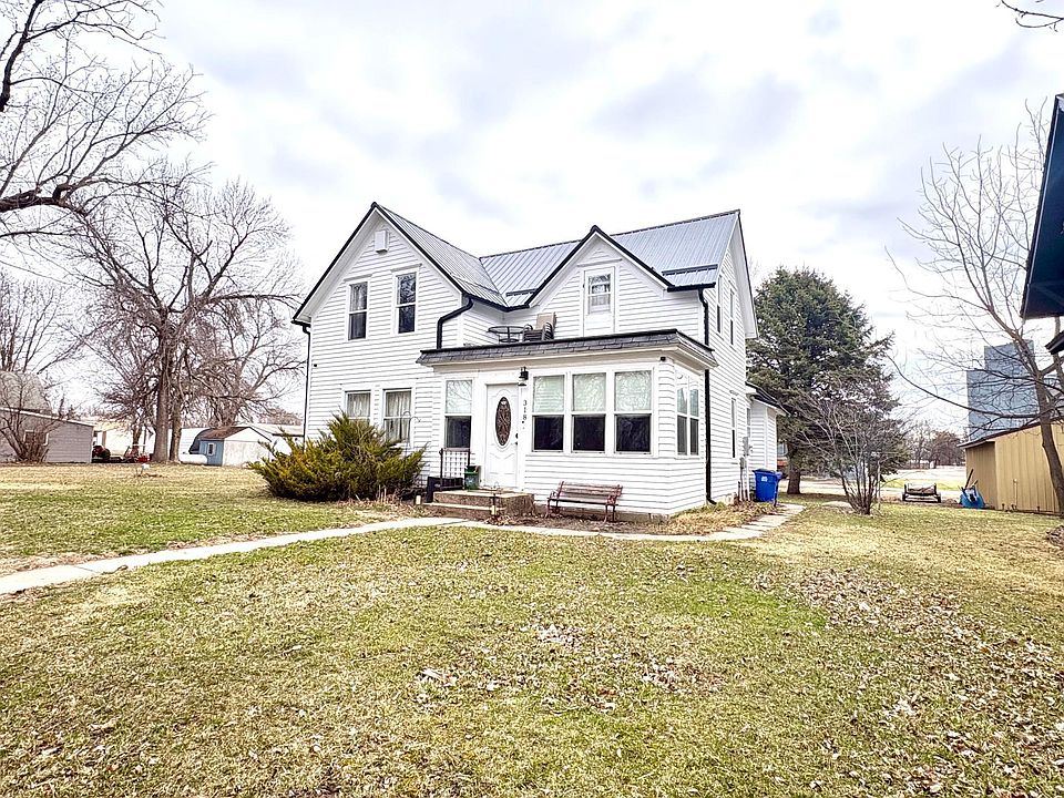 1st image of 318 4th St