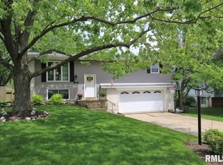 2311 W Carriage Ln, Peoria, IL 61614