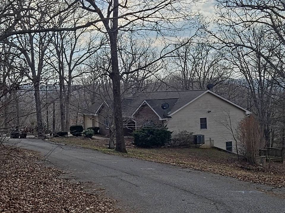2nd image of 22295 Rhyme Ln