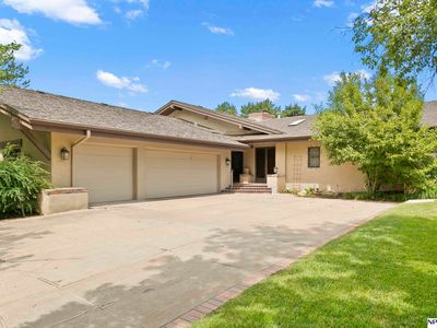 9812 Nottingham Dr, Omaha, NE, 68114