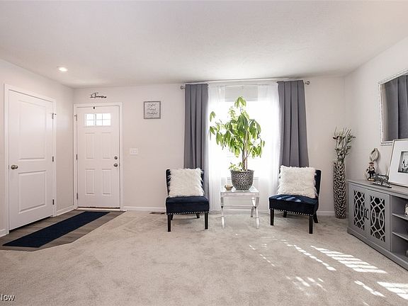 2nd image of 34399 Sylvia Dr