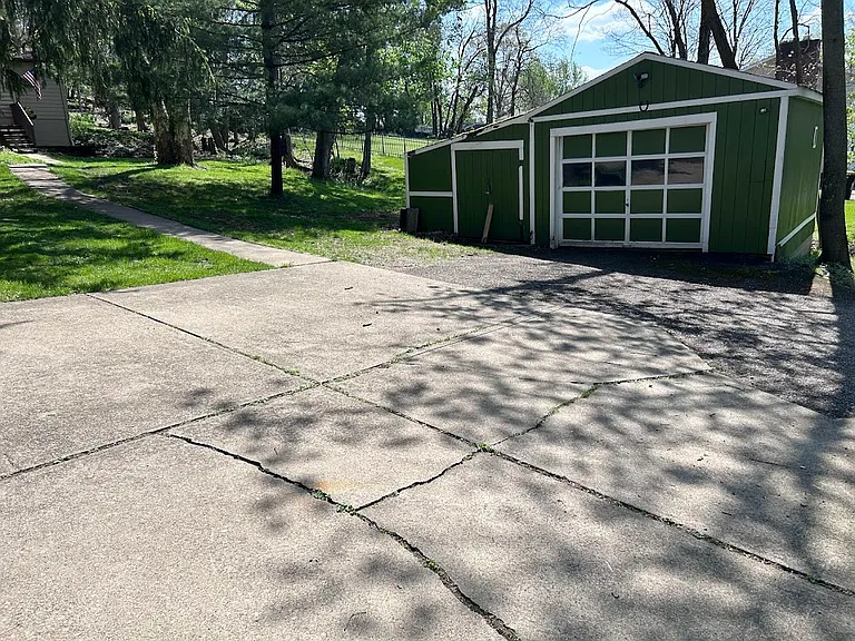 6085 Irishtown Rd — Photo 3