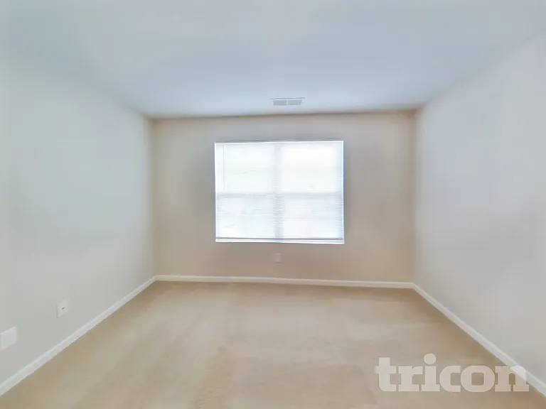 1430 Sandra Dr — Photo 8