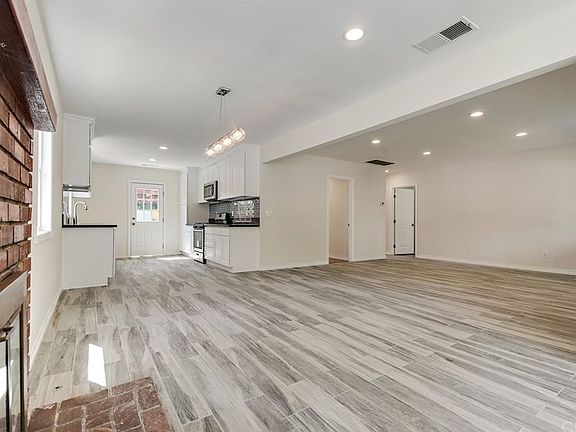 4th image of 7934 Grady Ave