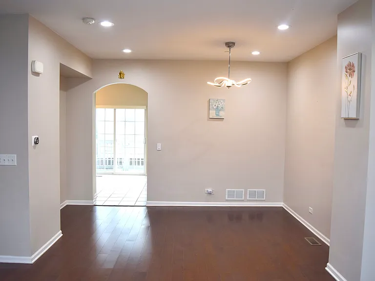 1260 Evergreen Ave — Photo 5