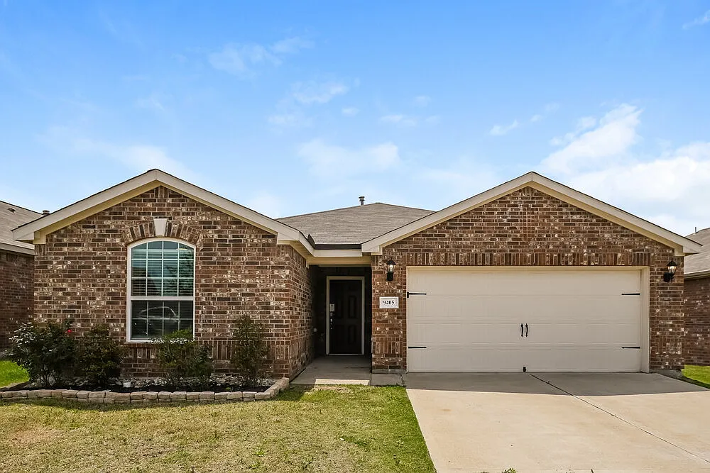 4 bed, 2.0 bath, 1700 sqft, $2,610 — Photo 1