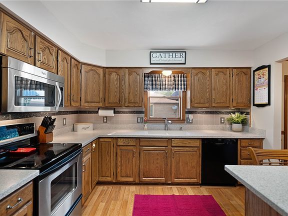 4th image of 2424 Brownfield Dr