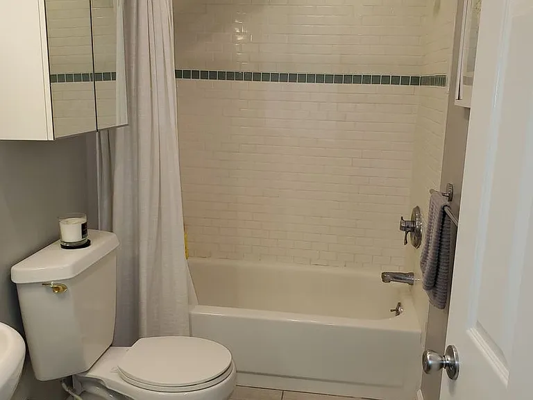 340 E. Cambourne. — Photo 15