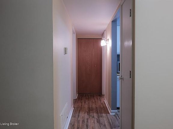 5th image of 1926 Goldsmith Ln Unit 106-8