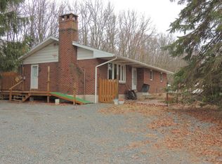 589 Henrys Crossing Rd, Cresco, PA 18326