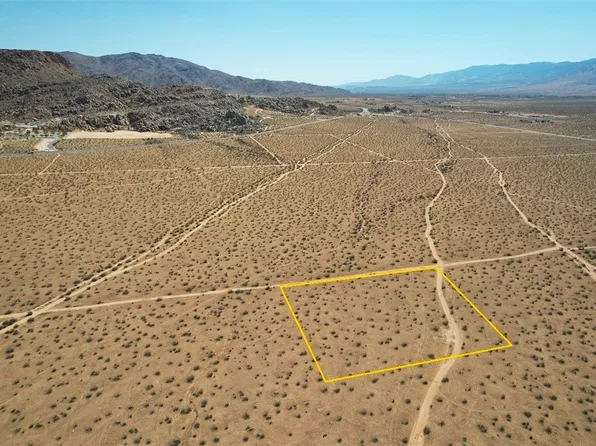 1 Lynn Rd, Apple Valley, CA 92307