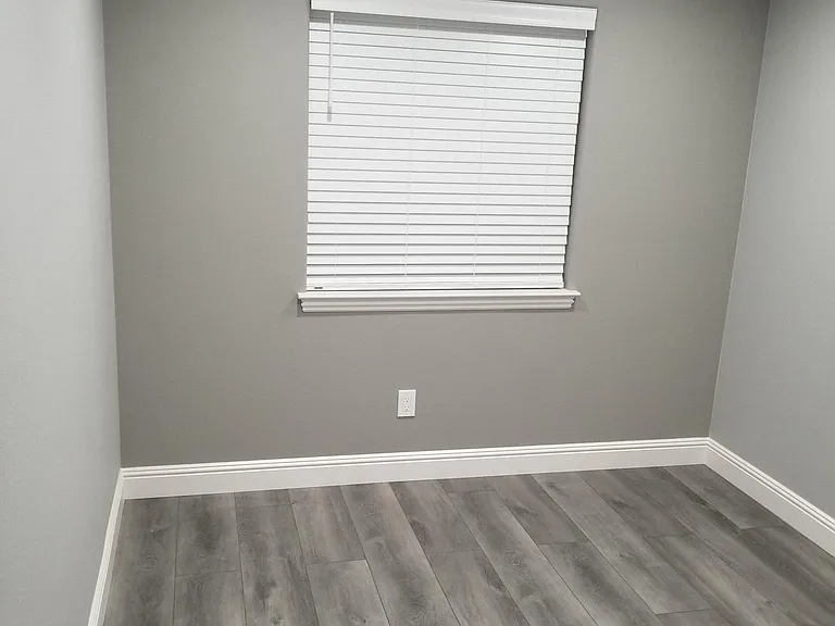 2473 Roslyn Ct — Photo 12