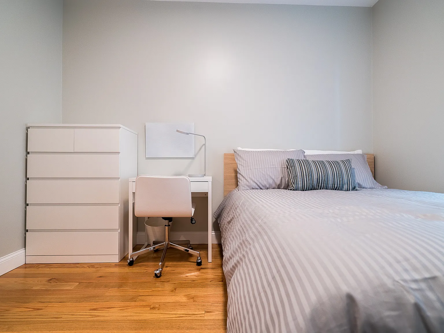 1 bed, 1200 sqft, $1,600 — Photo 1