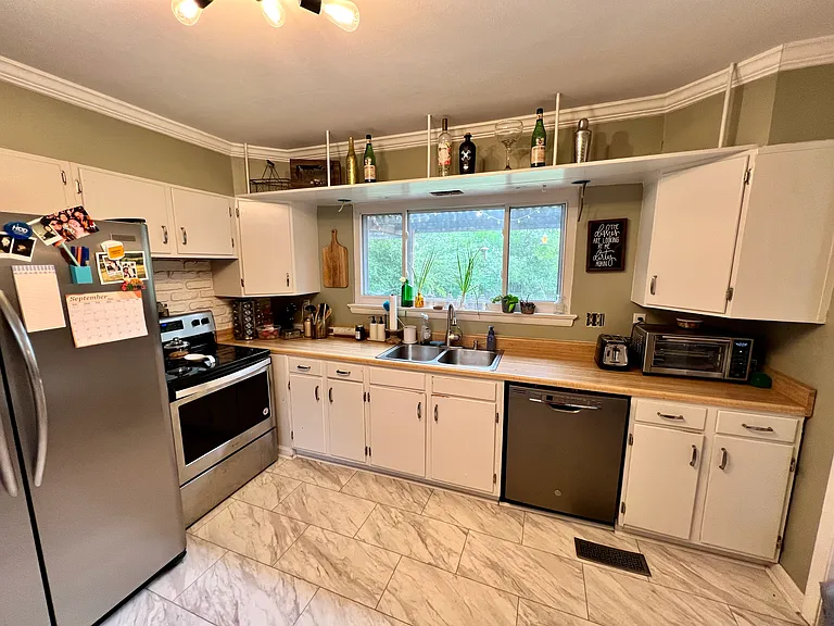 1202 Cranbrook Dr — Photo 3