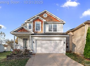 2136 Brock St, Keego Harbor, MI 48320