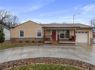 8702 Switzer Rd, Overland Park, KS 66214