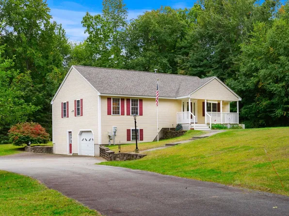 11 Moulton Drive, Hampstead, NH 03826