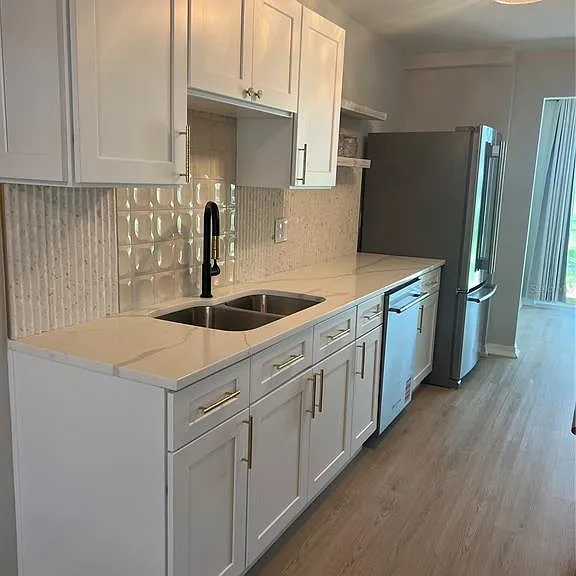 4890 Bay St NE #127 — Photo 11