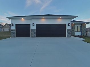 4117 Autumn Ridge Ct, Saint Joseph, MO 64505